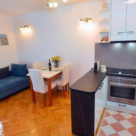 One Bedroom Apartment Terrace Parking Split Exterior photo