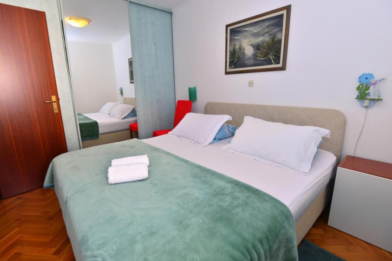 One Bedroom Apartment Terrace Parking Split Exterior photo