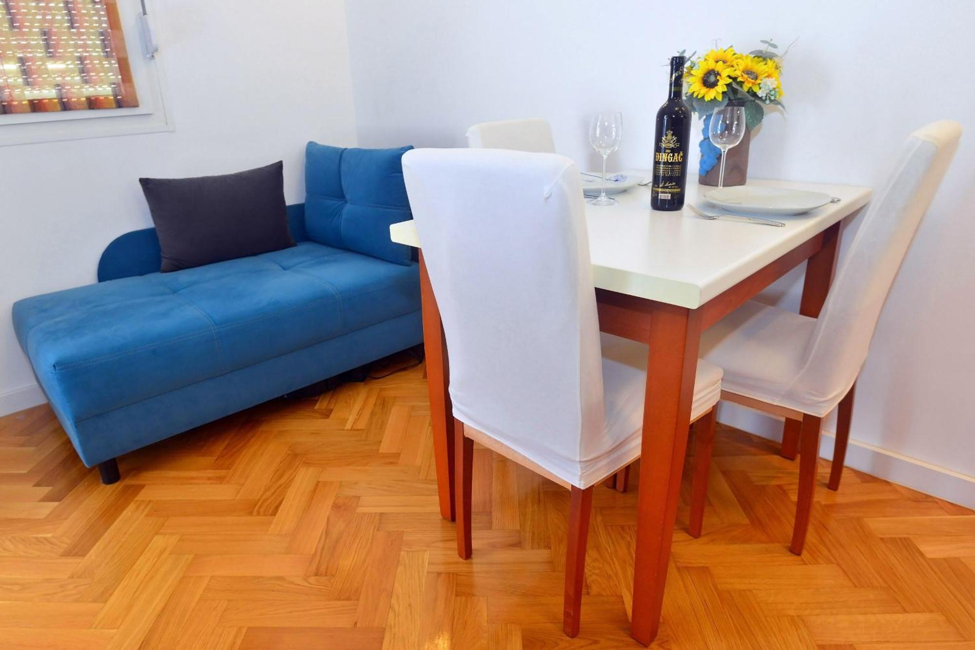 One Bedroom Apartment Terrace Parking Split Exterior photo